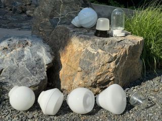 Porcelánová základna a šroubovací skleněná krytka.. Stačí si vybrat kombinaci, která se Vám bude líbit ❤❤❤. Jsou praktická...