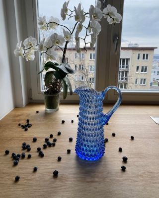 Tak modrý, jak jen modrá může být. Pro nás trochu jako borůvky v lese, nebo letní obloha jako šmolka.. Český a ručně...